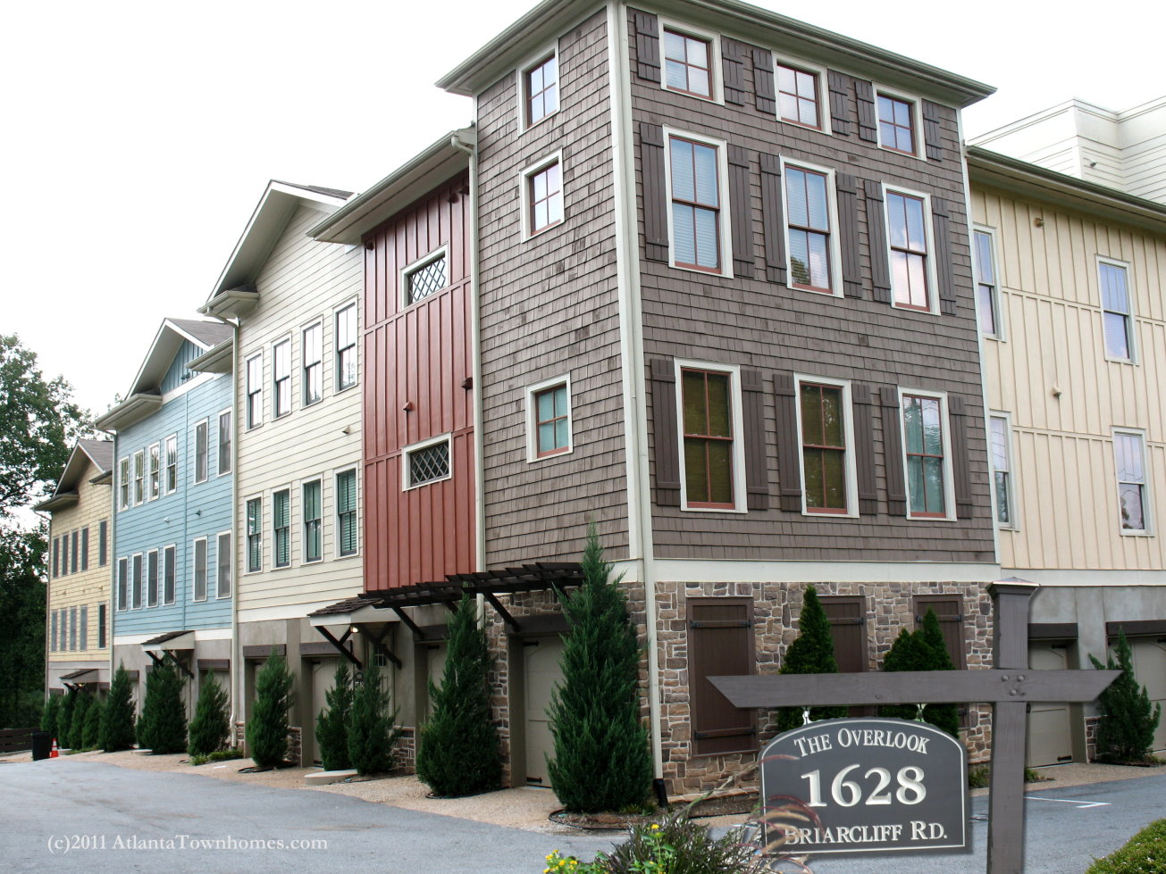 The Overlook at 1628 Briarcliff Rd in Atlanta Near Emory Univ.